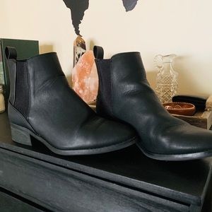 Black Boots - American Eagle - Size 8